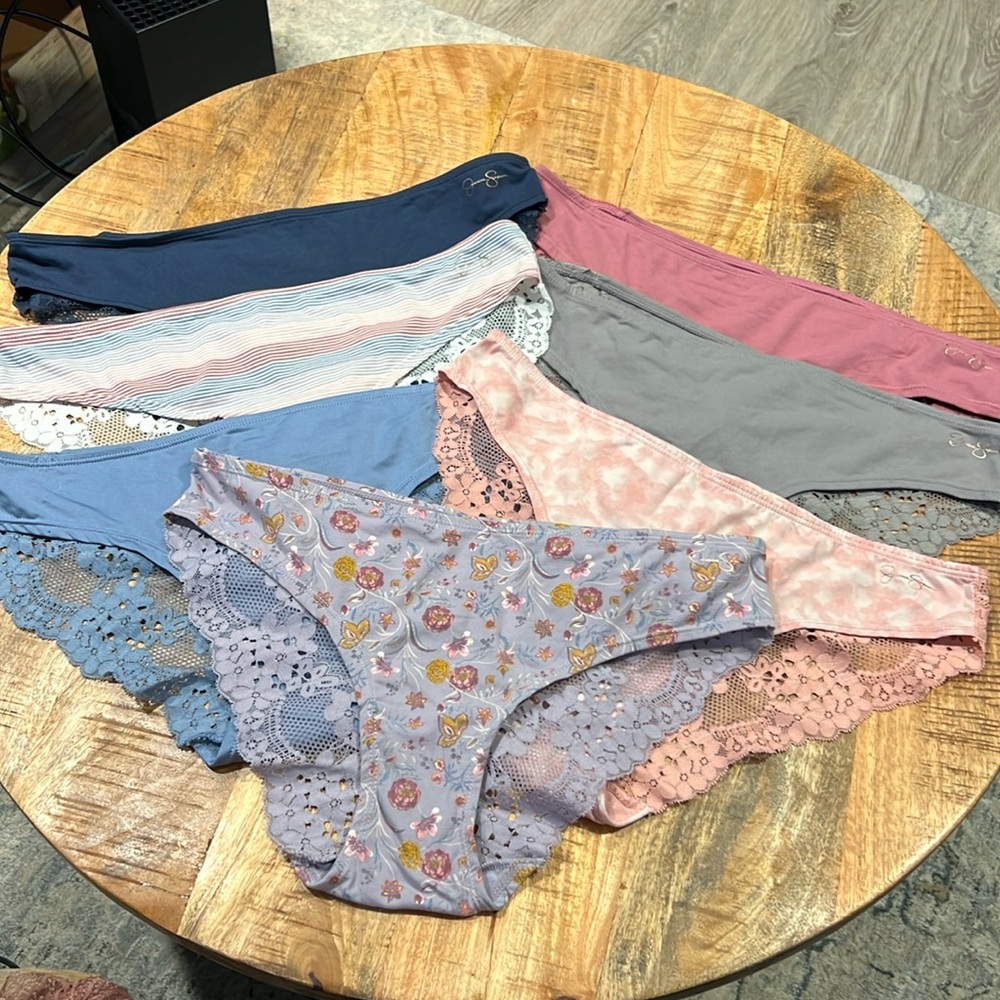 Jessica Simpson Bundle of 7 Lace and Polyester Panties size XL New Without Tags